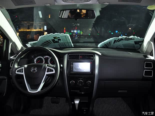 铃木昌河铃木利亚纳A62014款 两厢 1.5L 自动梦想型 铃木昌河铃木利亚纳A62014款 两厢 1.5L 自动梦想型