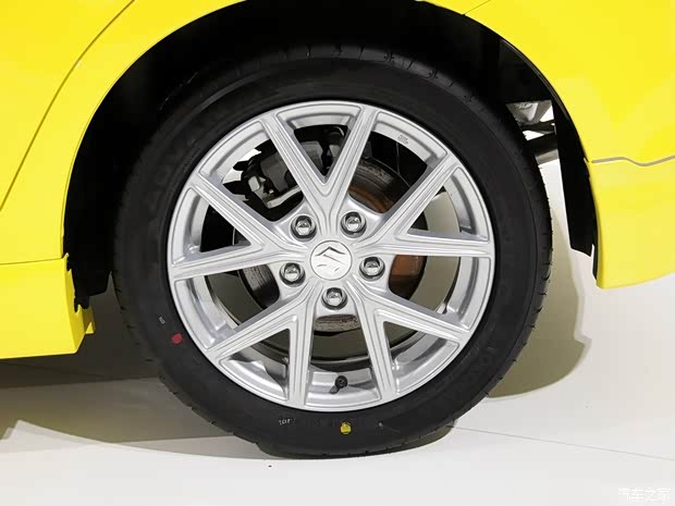 鈴木鈴木(進(jìn)口)速翼特2014款 1.6L CVT兩驅(qū)豪華版