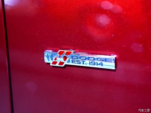 道奇道奇(进口)挑战者2014款 100th Anniversary Edition 道奇道奇(进口)挑战者2014款 100th Anniversary Edition