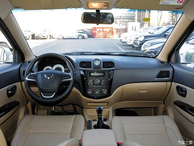 上汽通用五菱 五菱宏光 2013款 1.5L S舒適型