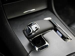 ����˹��300C(����) 2013�� 3.6L S���а�