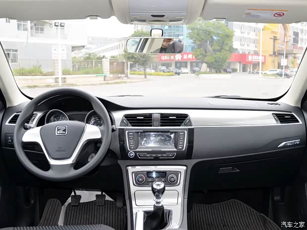 众泰众泰汽车众泰T6002014款 1.5T 手动精英型