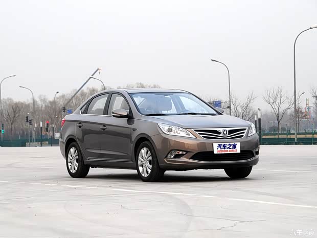 长安长安汽车逸动2014款 1.6L 手动尊贵型 长安长安汽车逸动2014款 1.6L 手动尊贵型
