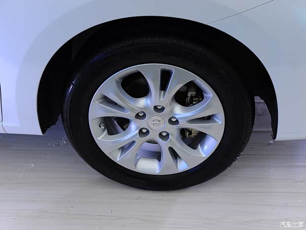 海马海马汽车海马M52014款 基本型