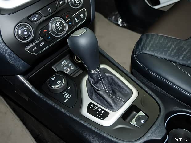 JeepJeep自由光2014款 2.4L 精锐版