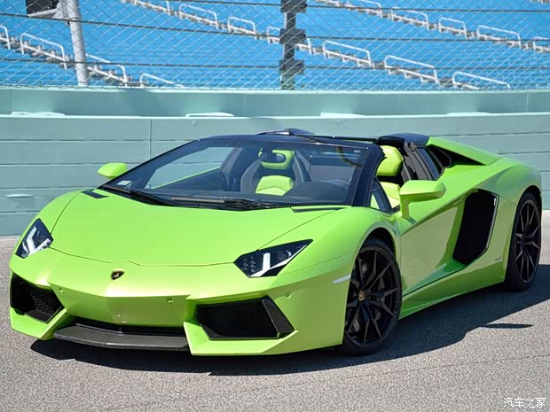 兰博基尼 Aventador 2013款 LP 700-4 Roadster 兰博基尼 Aventador 2013款 LP 700-4 Roadster