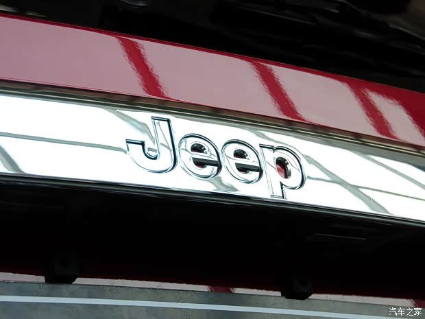 JeepJeep指南者2013款 2.4L 四驱炫黑导航版