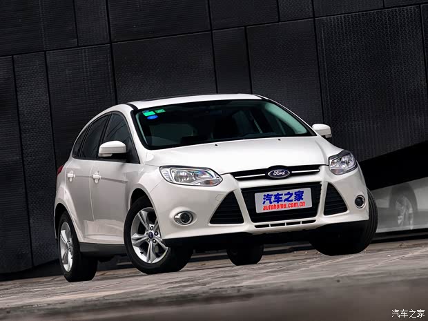 福特长安福特福克斯2012款 两厢 1.6L AT风尚型 福特长安福特福克斯2012款 两厢 1.6L AT风尚型