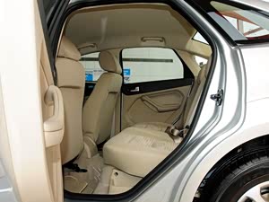 福克斯2013款 三厢经典 1.8L MT基本型