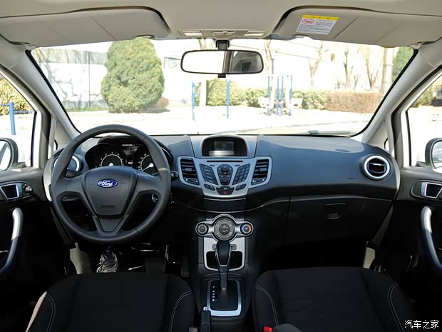 福特长安福特嘉年华2013款 两厢 1.5L 自动品尚型 福特长安福特嘉年华2013款 两厢 1.5L 自动品尚型