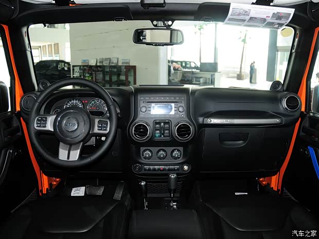 JeepJeep牧马人2013款 3.6L 四门摩崖特别版 JeepJeep牧马人2013款 3.6L 四门摩崖特别版