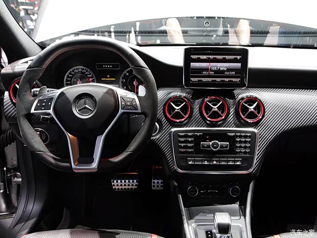 奔驰奔驰AMG奔驰A级AMG2014款 A45 AMG