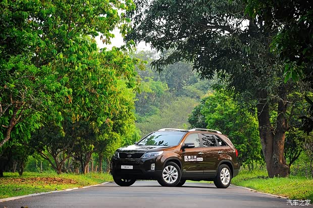 起亚起亚(进口)索兰托2013款 2.4GDI 7座汽油至尊UVO版 国V