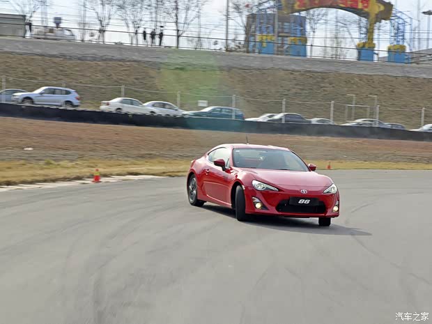 豐田(進(jìn)口) 豐田86 2013款 2.0L 自動豪華型