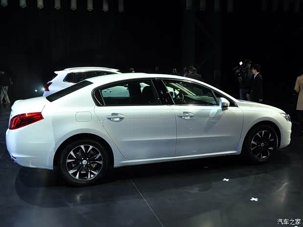 标致东风标致标致5082013款 2.3L 罗兰加洛斯版