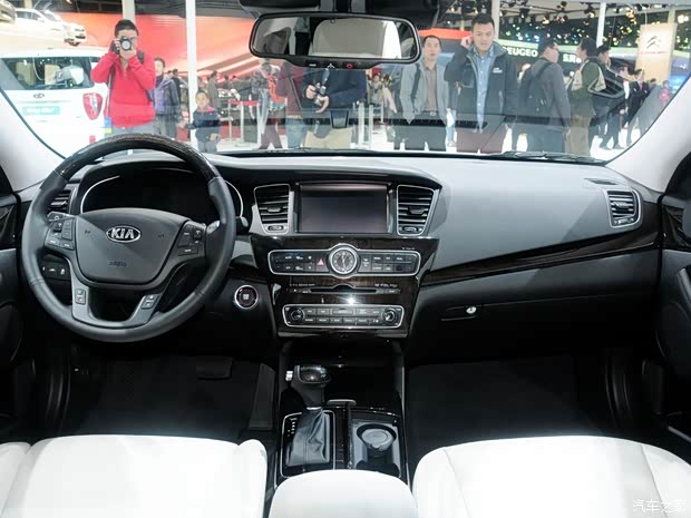 起亚起亚(进口)凯尊2013款 基本型