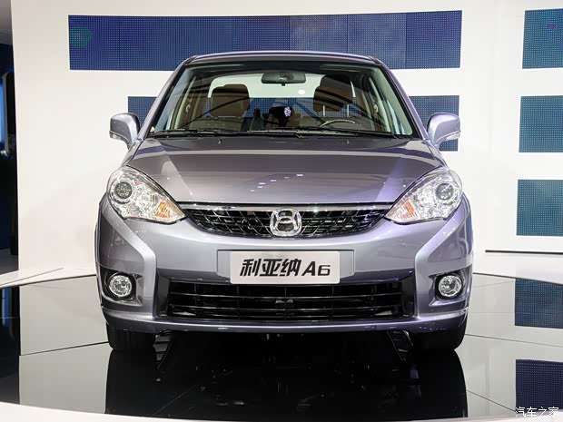 铃木昌河铃木利亚纳A62014款 三厢 1.5L 自动 铃木昌河铃木利亚纳A62014款 三厢 1.5L 自动