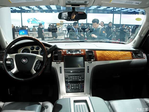 凱迪拉克凱迪拉克(進(jìn)口)凱雷德ESCALADE2013款 ESV鉑金版加長(zhǎng)型