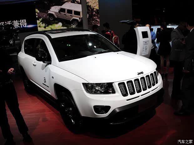 JeepJeep指南者2014款 2.4L 四驅(qū)蛇行珍藏版