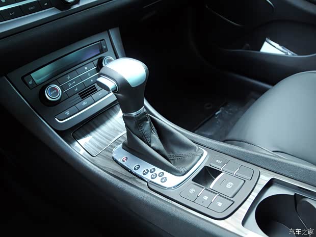 榮威上汽集團(tuán)榮威5502013款 基本型