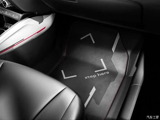 奥迪奥迪(进口)奥迪A12013款 R18 competition 奥迪奥迪(进口)奥迪A12013款 R18 competition