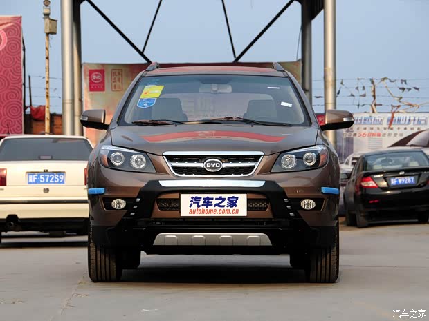 比亚迪比亚迪比亚迪S62013款 白金版 2.0L 手动尊贵型