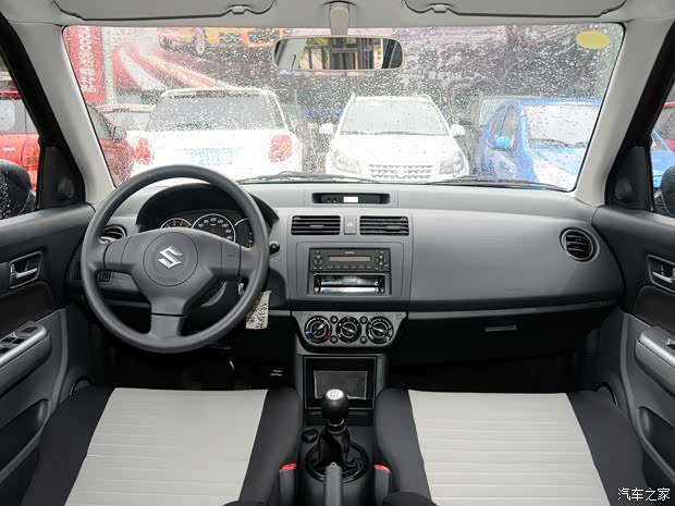 鈴木長(zhǎng)安鈴木雨燕2013款 1.3L 手動(dòng)經(jīng)濟(jì)版