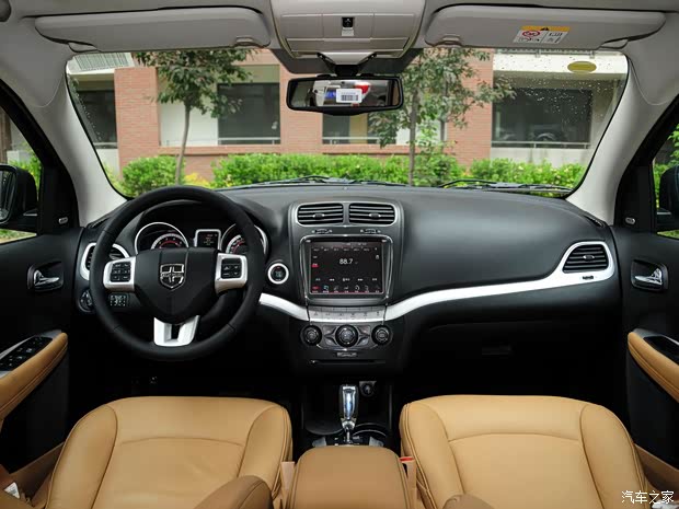 道奇道奇(进口)酷威2013款 3.6L 四驱旗舰版 道奇道奇(进口)酷威2013款 3.6L 四驱旗舰版