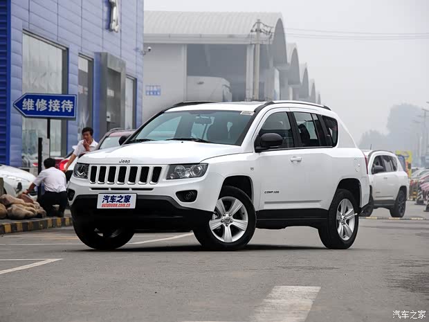 JeepJeep指南者2014款 2.0L 兩驅(qū)運(yùn)動(dòng)版