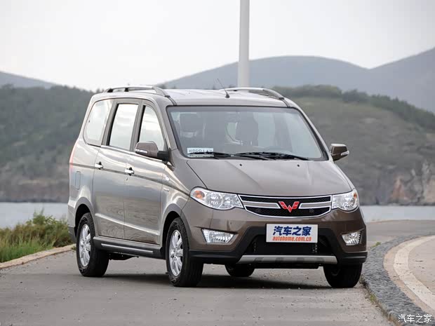 五菱汽车上汽通用五菱五菱宏光2013款 S 1.5L 豪华型