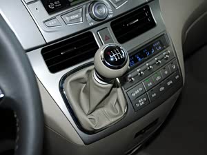 ���ǵ�M6 2013�� 2.4L �ֶ�������