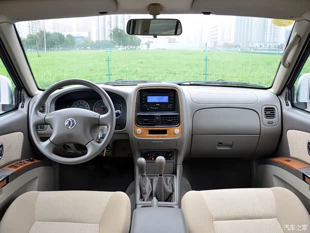 東風風度鄭州日產(chǎn)奧丁2013款 2.5T 手動四驅(qū)豪華版