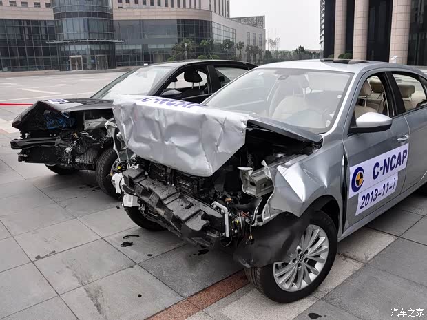 大众上海大众朗逸2013款 1.4TSI DSG豪华版