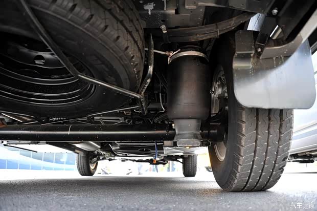 上汽大通上汽商用車上汽大通V802012款 2.5L定制版