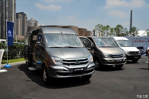 上汽大通上汽商用車上汽大通V802012款 2.5L定制版