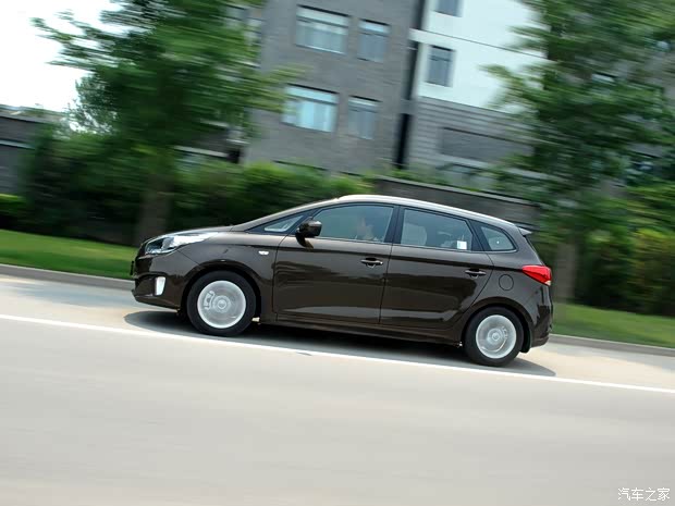 起亚起亚(进口)佳乐2013款 2.0L 5座自动标准版 起亚起亚(进口)佳乐2013款 2.0L 5座自动标准版