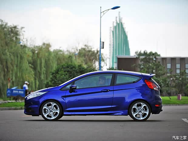 福特(进口) 嘉年华(进口) 2013款 1.6T ST 福特(进口) 嘉年华(进口) 2013款 1.6T ST