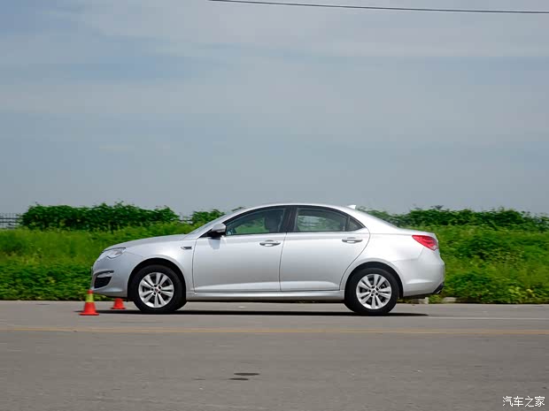 荣威上汽集团荣威5502013款 550S 1.8L 自动启臻版