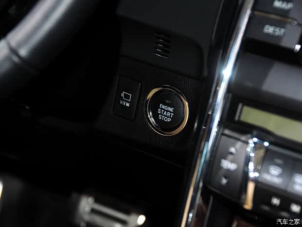 丰田一汽丰田锐志2013款 3.0V 尊锐导航版