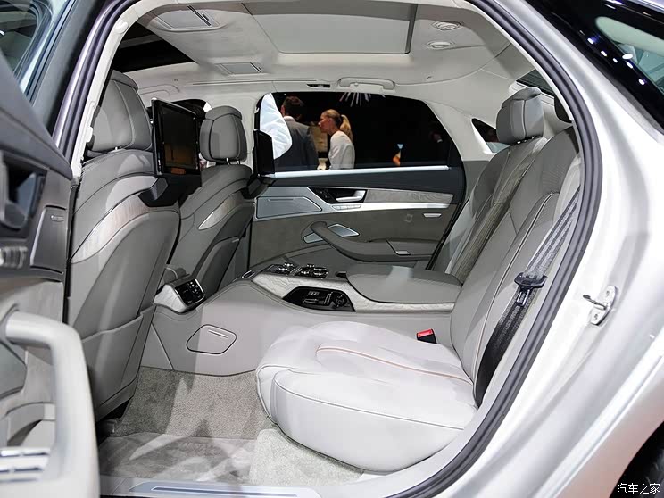 µϰµ()µA82014 A8L 4.0T quattro