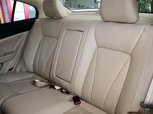 奔腾B50 2013款 1.8L AT尊贵型