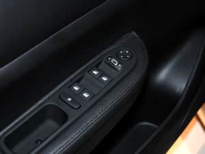 ����307 2013�� ���� 1.6L �ֶ����ʰ�