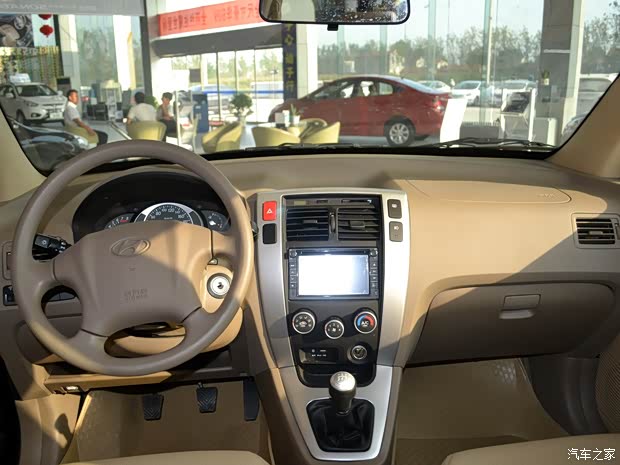 现代北京现代途胜2013款 2.0L 手动两驱舒适型 现代北京现代途胜2013款 2.0L 手动两驱舒适型