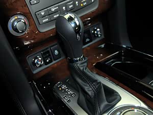 英菲尼迪QX802013款 5.6L 4WD