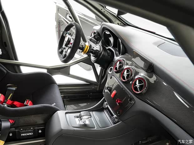 奔馳奔馳AMG奔馳CLA級(jí)AMG2013款 CLA45 AMG Racing Series Concept