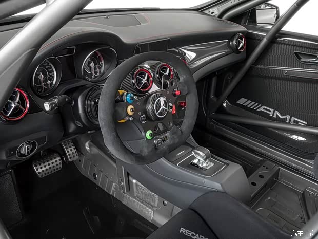 奔馳奔馳AMG奔馳CLA級(jí)AMG2013款 CLA45 AMG Racing Series Concept