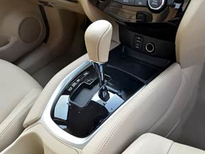 濥 2014 2.5L CVT 4WD