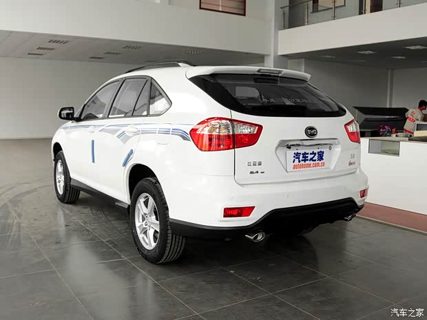 比亚迪 比亚迪S6 2014款 2.4L 自动尊贵型 7座 比亚迪 比亚迪S6 2014款 2.4L 自动尊贵型 7座