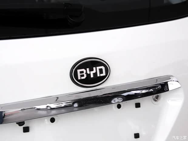 比亚迪 比亚迪S6 2014款 2.4L 自动尊贵型 7座 比亚迪 比亚迪S6 2014款 2.4L 自动尊贵型 7座