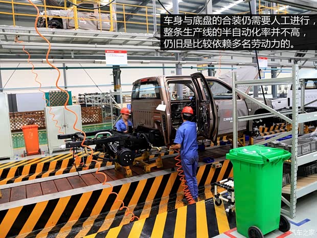 江铃集团轻汽 骐铃T5 2014款 2.8T两驱豪华型标准轴距JE493ZLQ4CB 江铃集团轻汽 骐铃T5 2014款 2.8T两驱豪华型标准轴距JE493ZLQ4CB